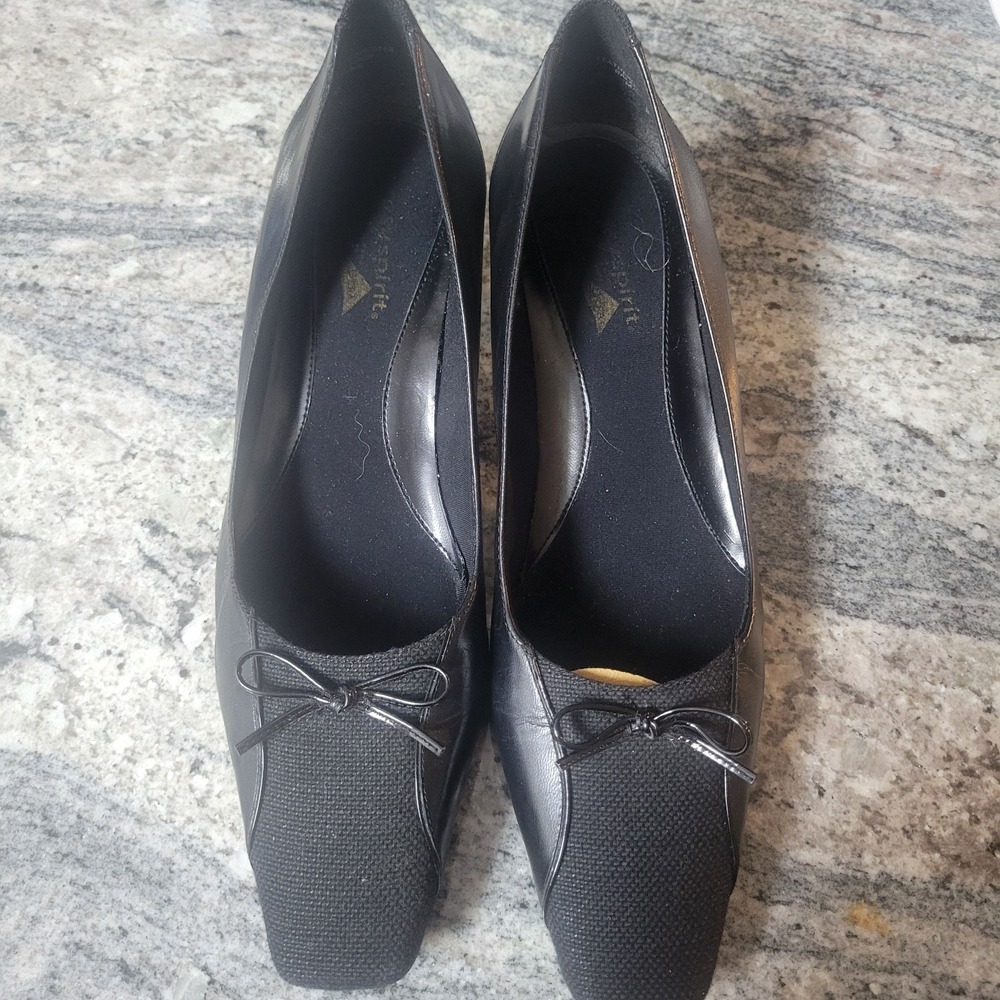 Easy Spirit Size 9M "MYSTERY" Black Leather & Textile Low Heels